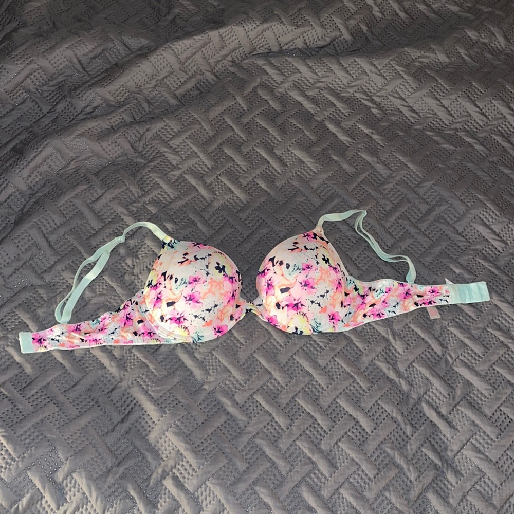VICTORIAS SECRET PINK WEAR EVERYWHERE PUSH-UP BRA - 36C